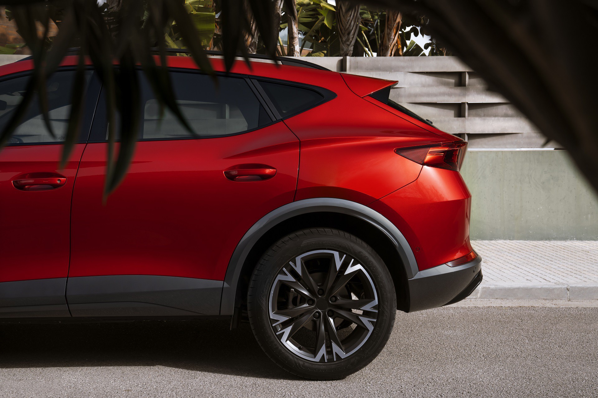 Εντυπωσιακό οικογενειακό SUV με χώρο αποσκευών 420 lt και τιμή 32.990 € – Ποιο είναι;