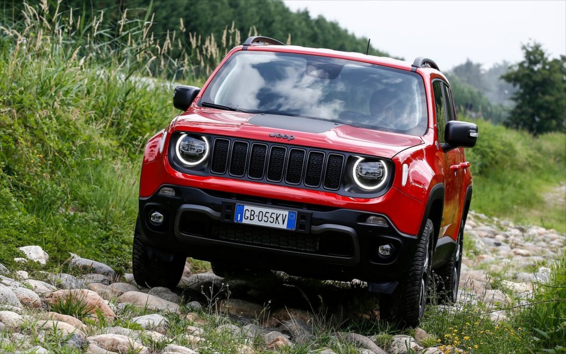 Jeep Renegade: Δείτε αναλυτικά τιμές & εξοπλισμό για κάθε έκδοση 