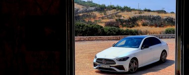 Δοκιμάζουμε τη νέα Mercedes-Benz C 200 με τον “ήπια υβριδικό” 1.5 Turbo των 204 ίππων