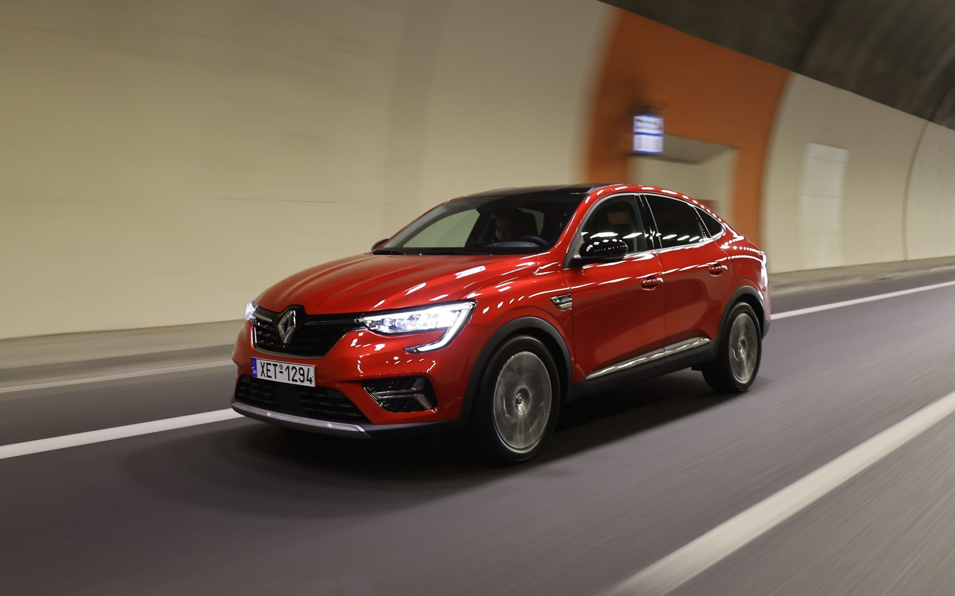 Renault Arkana: Όλες οι τιμές και οι εκδόσεις του coupe SUV 