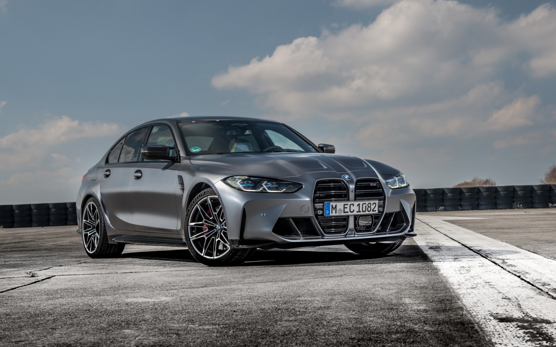 Η νέα BMW M4 βάφεται με τον πιο πρωτοποριακό τρόπο (video)