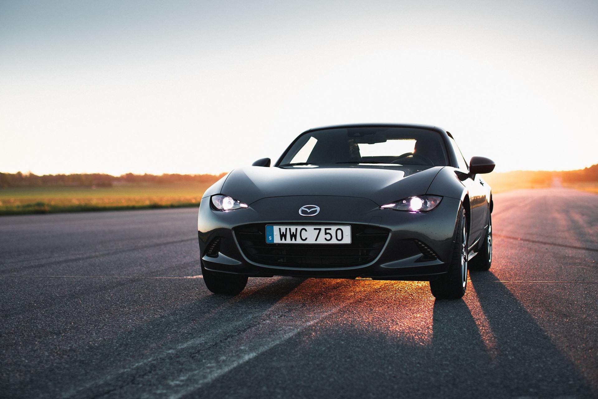 Το Mazda MX-5 συνεχίζει με παραδοσιακό κινητήρα βενζίνης στη νέα του γενιά