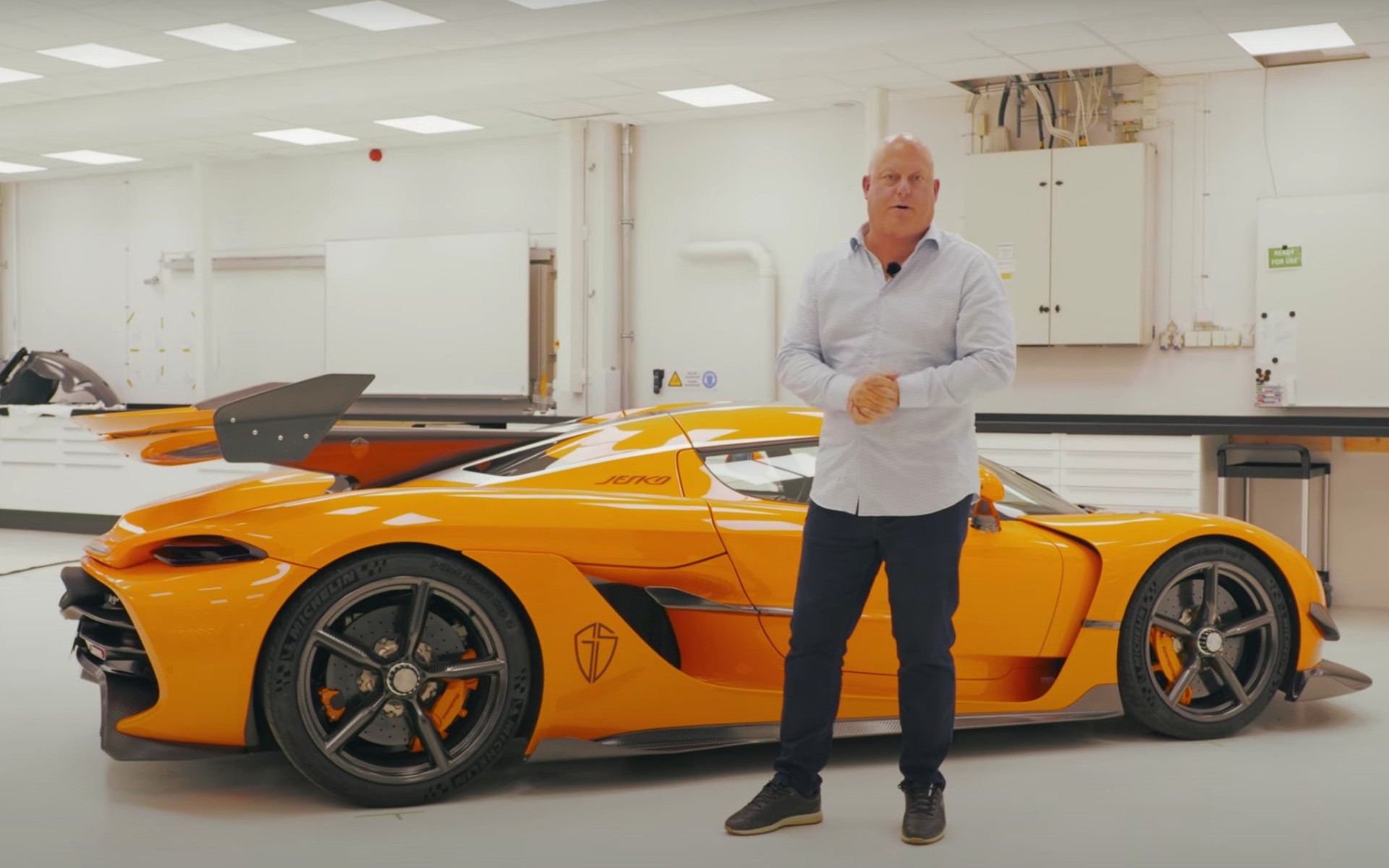 Το Koenigsegg Jesko «βαράει κόφτη» στις 7.800 rpm μέσα σε 0,23 δευτερόλεπτα! (video) 