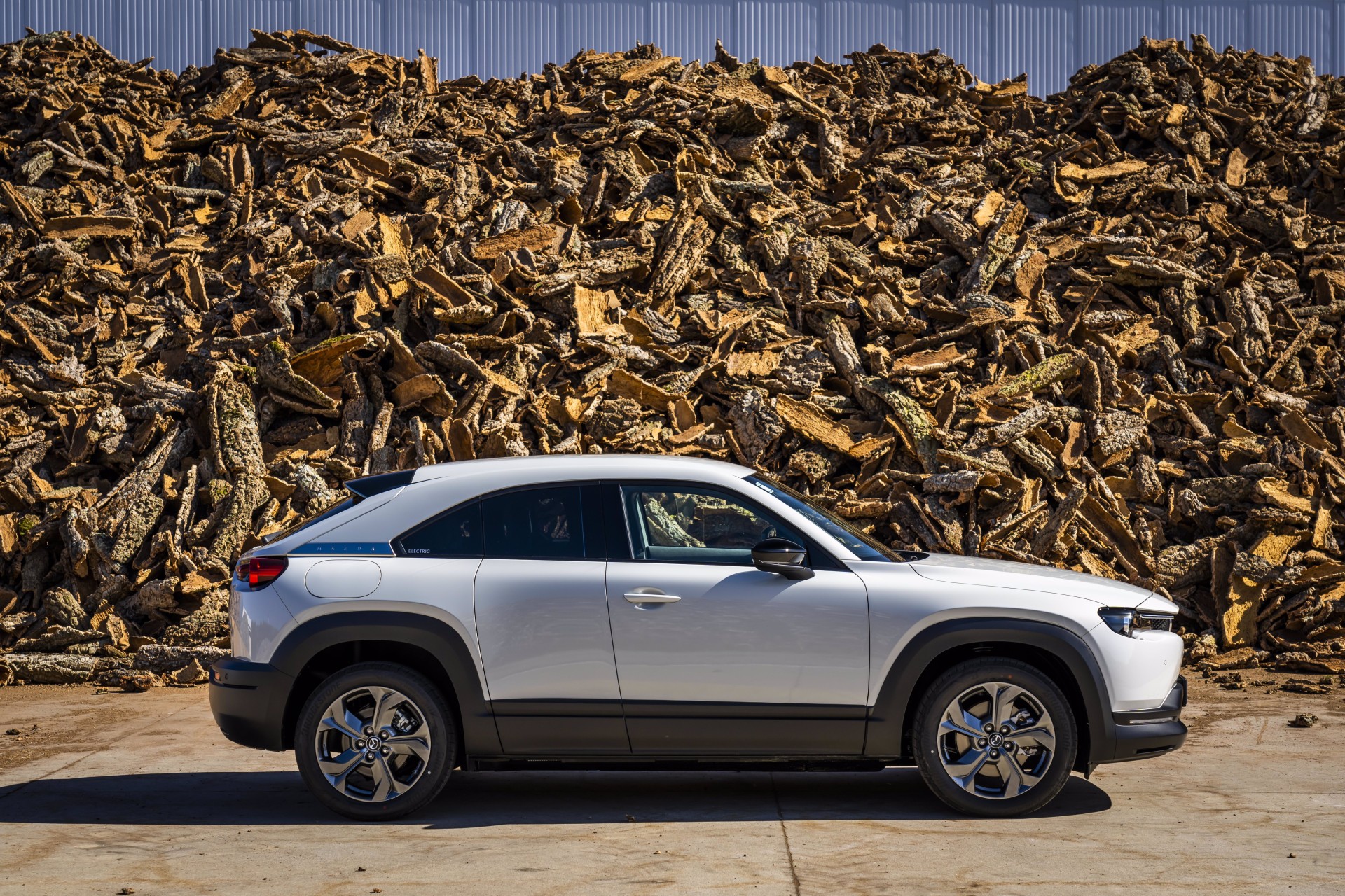 Φελλός, το φυσικό προϊόν που χρησιμοποιεί η Mazda εδώ και έναν αιώνα 