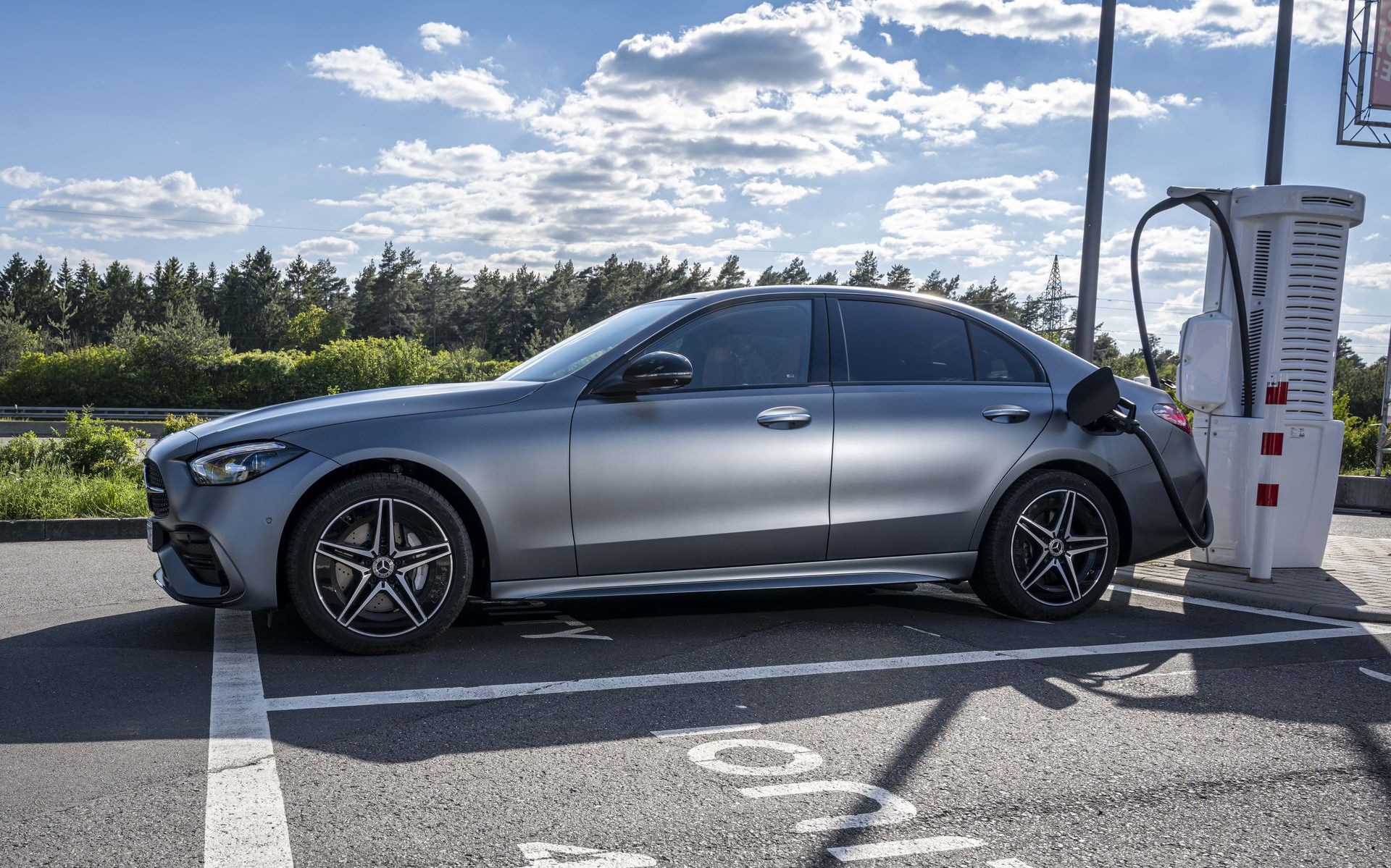 Mercedes-Benz Plug-In Hybrid: Μια εκπληκτική, ηλεκτρική επανάσταση!