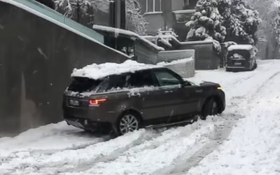 Range Rover με χιονολάστιχα κόλλησε στο χιόνι! [video]