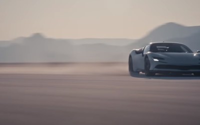 Ferrari SF90: Drift και 300 km/h πάνω σε αλάτι! [video]