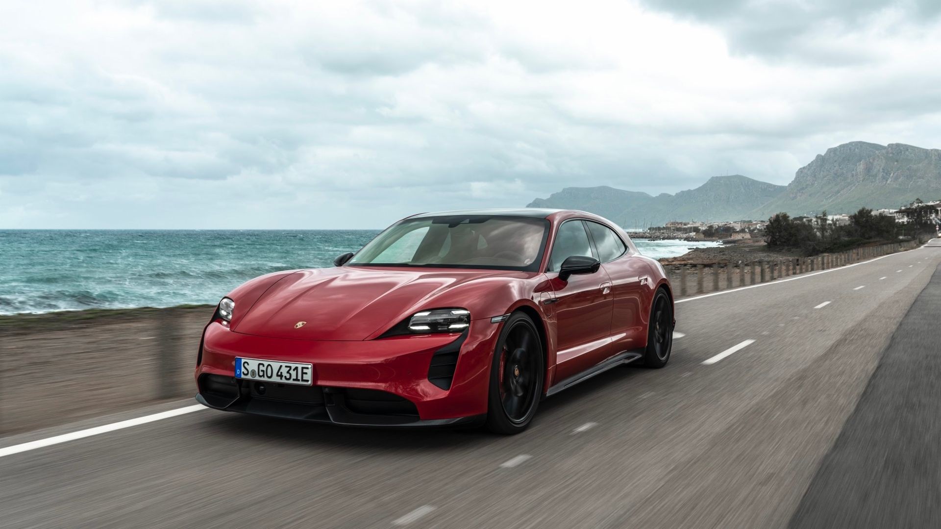 Έσπασε τα κοντέρ η Porsche, με νέο ρεκόρ πωλήσεων