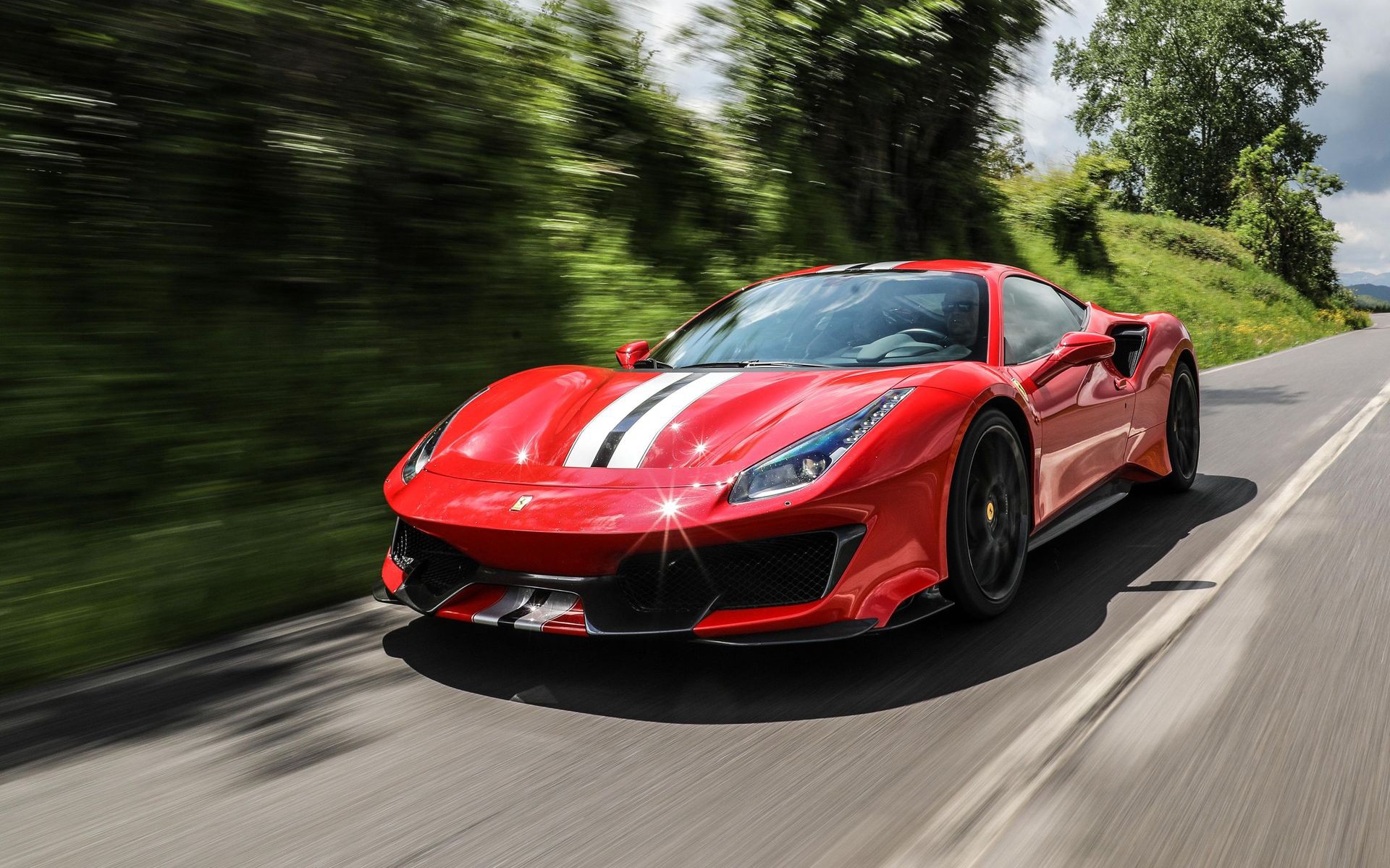 Δυστύχημα Ferrari 488 Pista: Είχε γίνει η ανάκληση για φωτιά στο αυτοκίνητο του Μονογυιού;