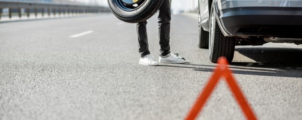Ρεζέρβα ανάγκης: Πόσα χιλιόμετρα μπορώ να κάνω με τον εφεδρικό τροχό; 