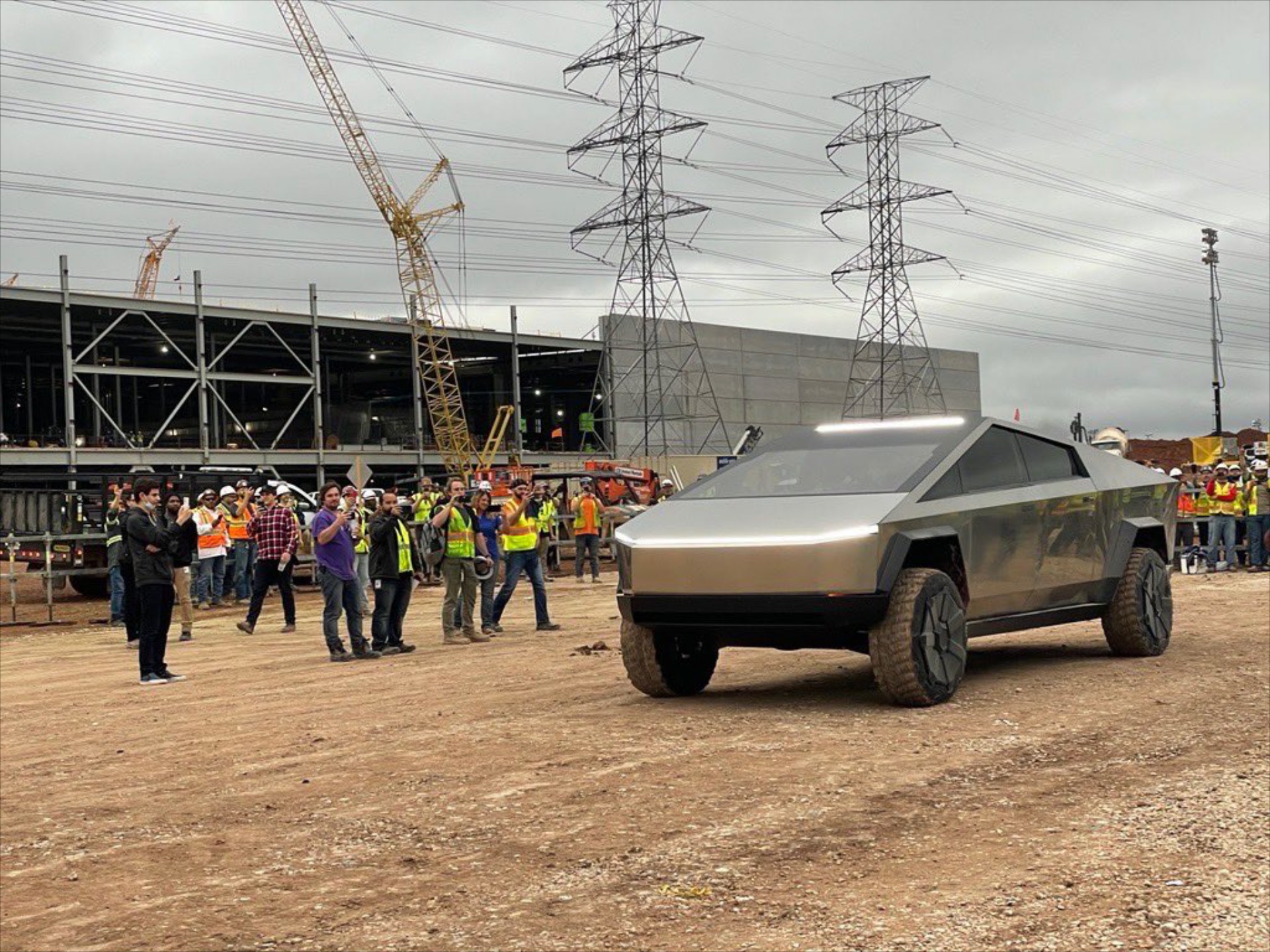 Tesla: Κανένα νέο μοντέλο το 2022 – Δείτε την αλλαγή σχεδίων 