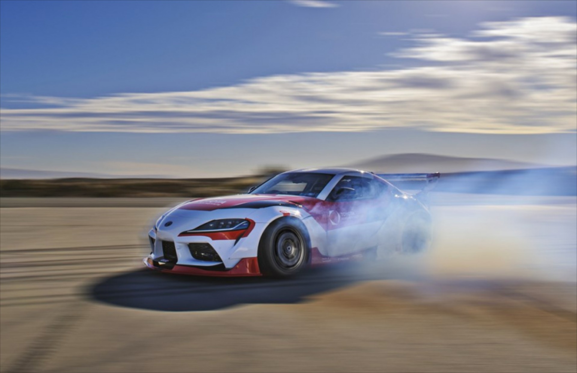 Αυτή η Toyota Supra ντριφτάρει χωρίς οδηγό [video] 