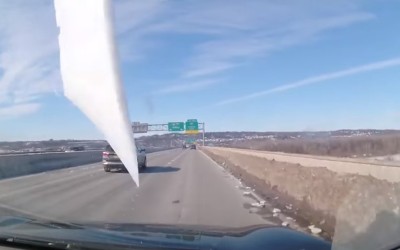 Να γιατί δεν πρέπει να αφήνεις το χιόνι πάνω στο αυτοκίνητο [video]