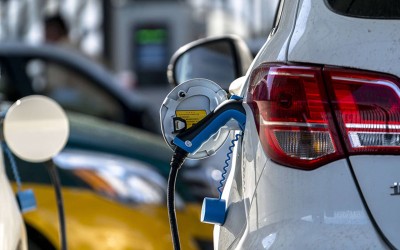 Ευρώπη: Στόχος οι 65 εκατομμύρια φορτιστές ως το 2035