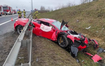 Μια ακόμη Ferrari διαλύθηκε – Δείτε τις εικόνες 