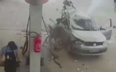 Τρομακτικό: Αυτοκίνητο με CNG ανατινάζεται σε ανεφοδιασμό [video] 