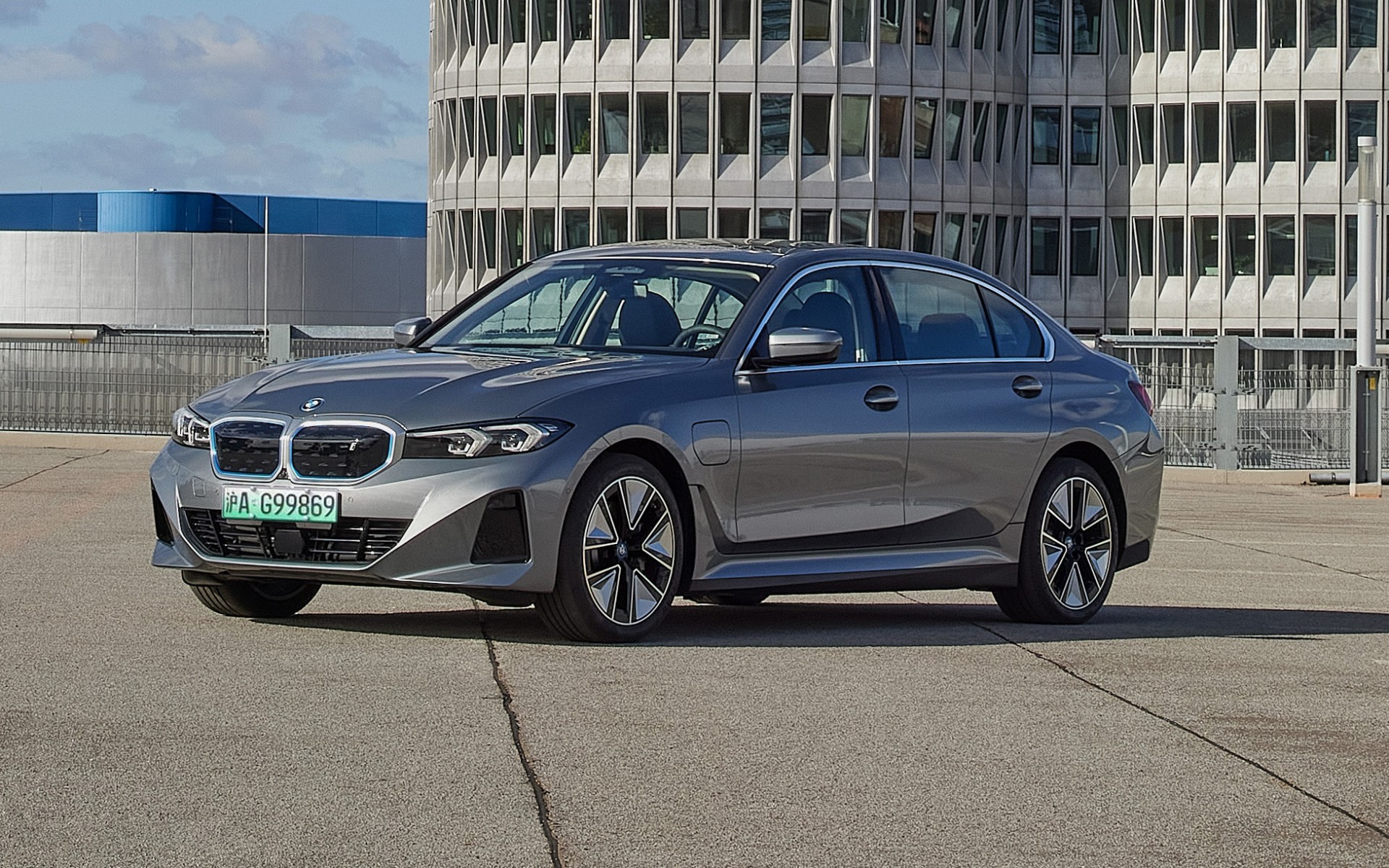 BMW: Η πρώτη ηλεκτρική 3άρα – Πόση αυτονομία έχει; 