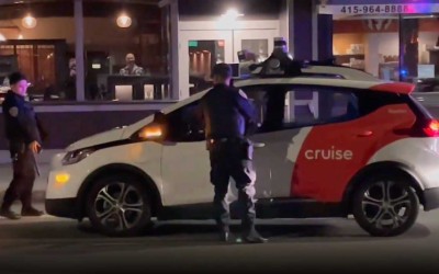 Γρίφος για την Τροχαία: Πώς κόβεις κλήση σε αυτοκίνητο χωρίς οδηγό; [video]