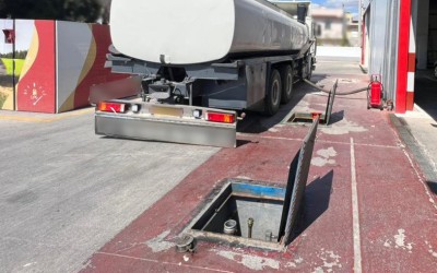 Λουκέτο σε βενζινάδικο της Αττικής με 15.000 lt λαθραίου καυσίμου [video]