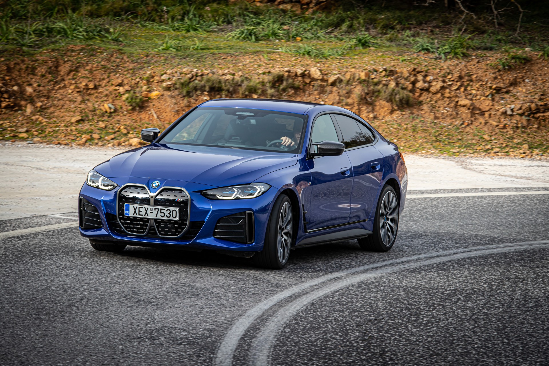 BMW: Οι μέρες της κυριαρχίας της Tesla είναι μετρημένες