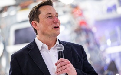Ο Elon Musk ήθελε να αλλάξει το Twitter, οπότε το αγόρασε όλο