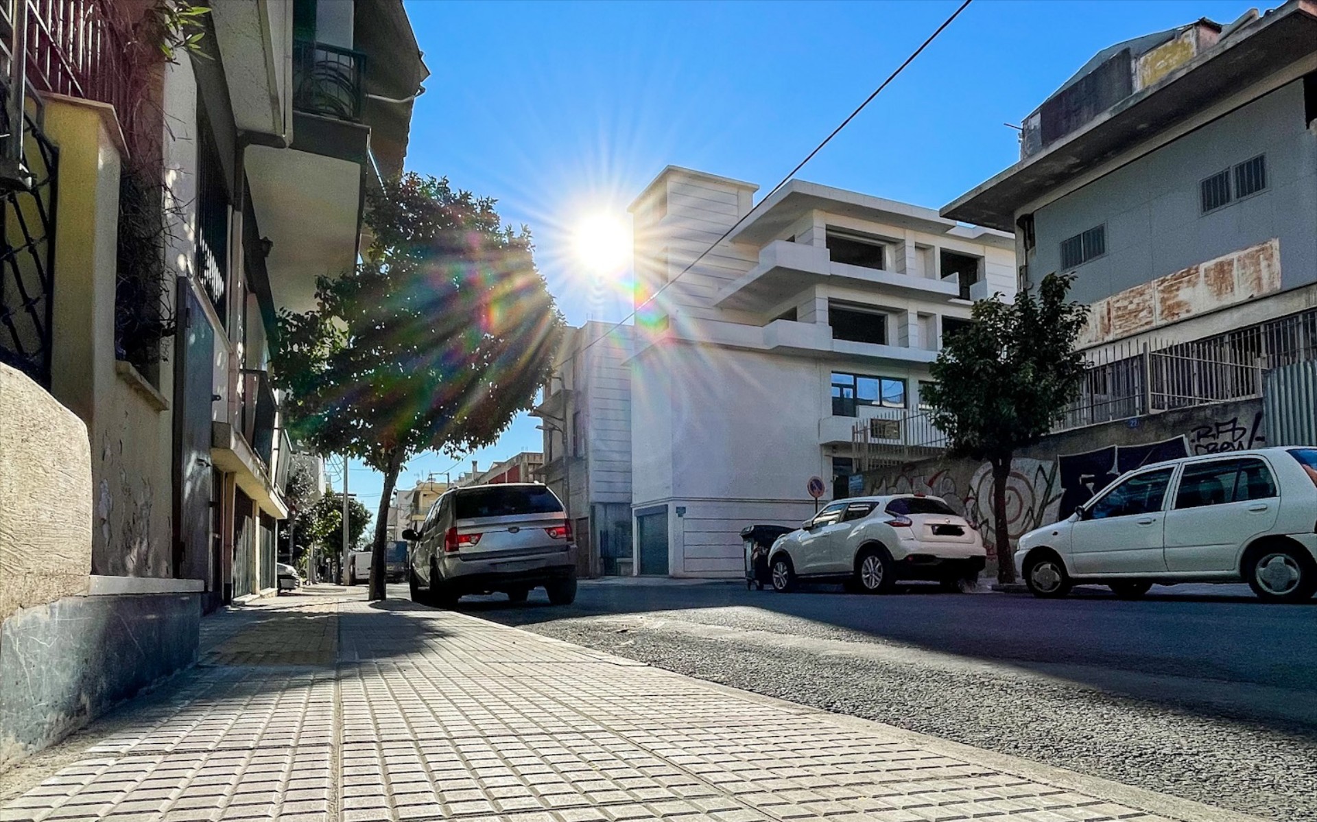 Νόμιμο ή παράνομο το παρκάρισμα στα αριστερά του δρόμου; Τι ισχύει στην Ελλάδα