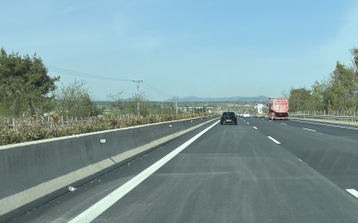 Μύθος ή αλήθεια: Έχει «ελάχιστη ταχύτητα» η εθνική οδός;