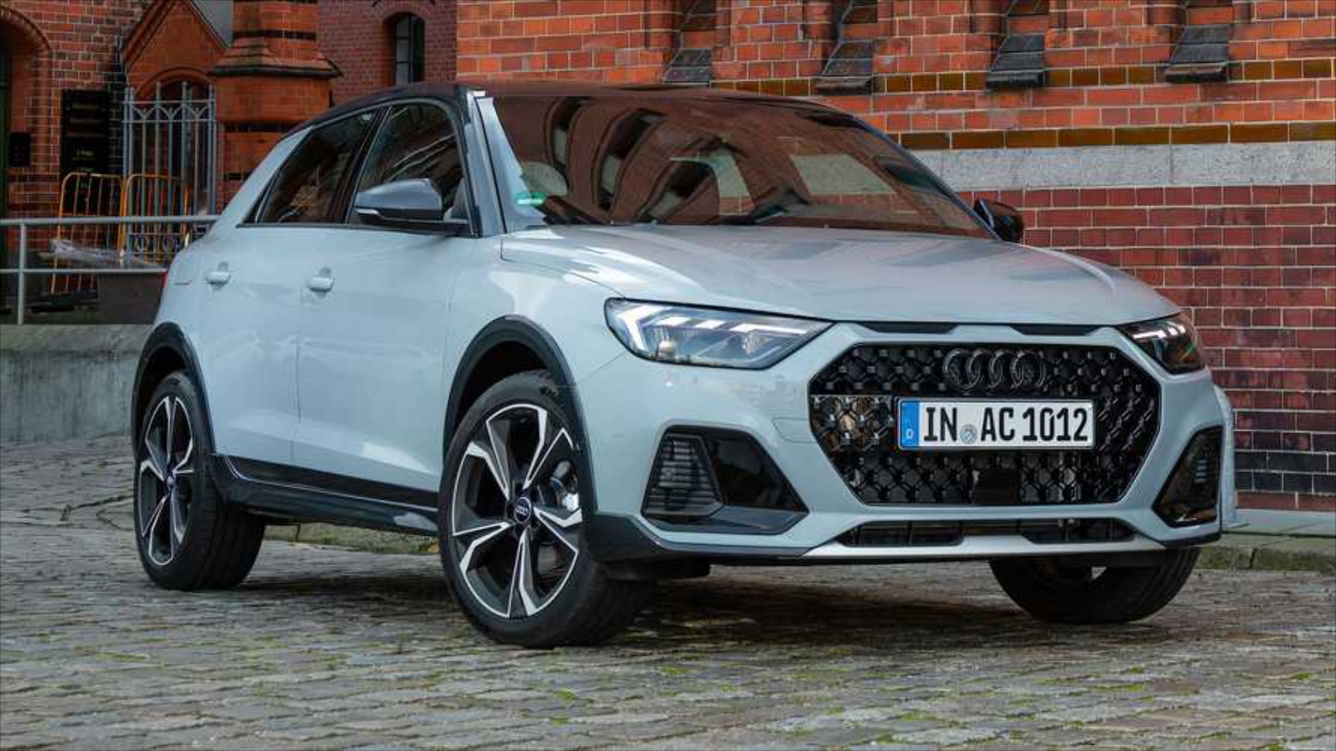 H Audi ξαναβαφτίζει το Α1 - Τι διαφορές έχει το νέο allstreet;