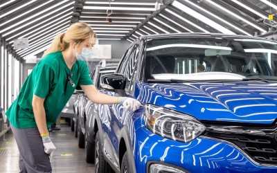 Η Renault πουλά τα πάντα και φεύγει από τη Ρωσία!