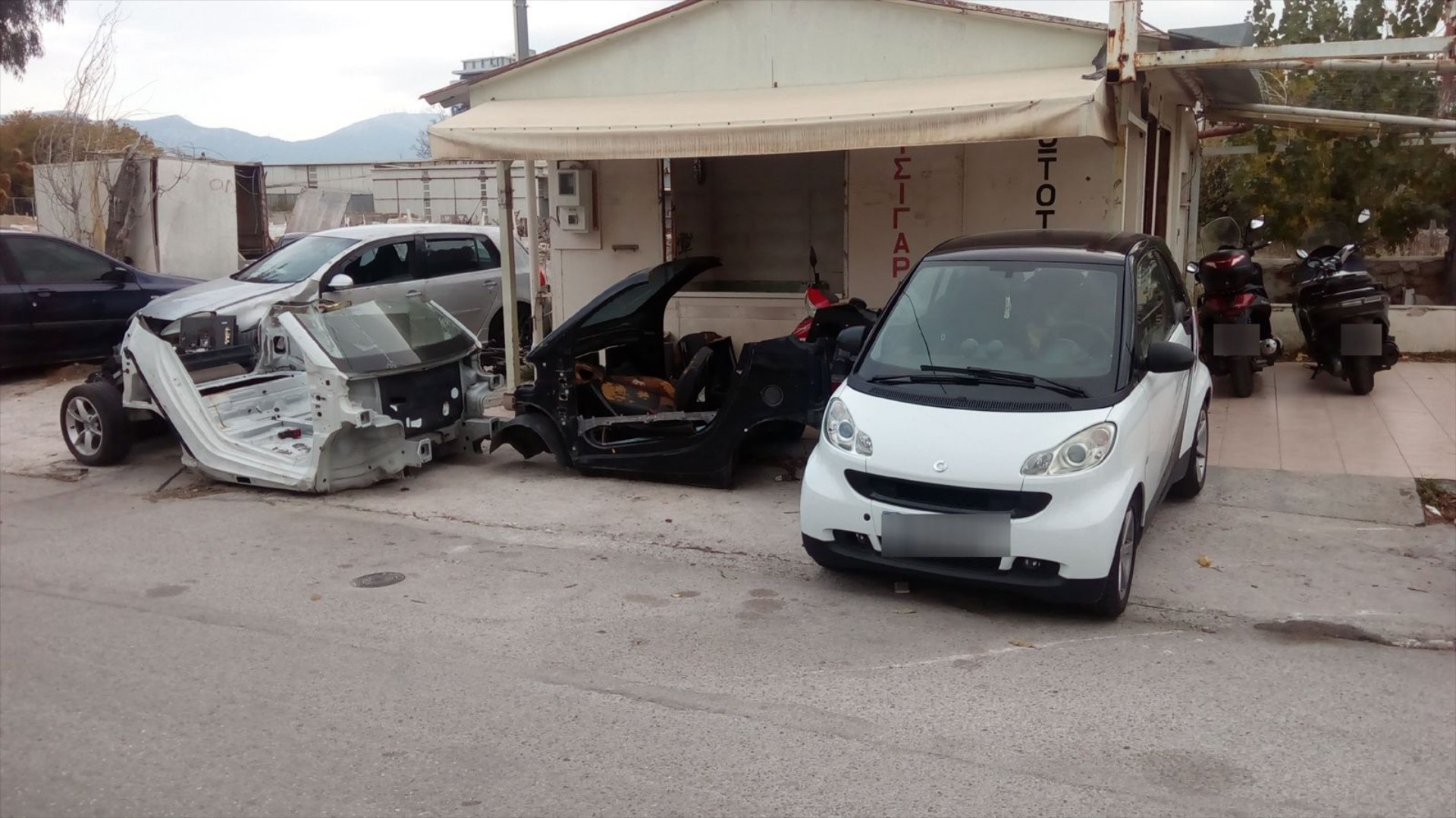 Αστυνομία: Σύλληψη 12 ατόμων που έκλεβαν Smart στην Αθήνα [video]