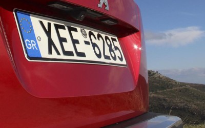 Άρση ακινησίας: Πλήρωσε μισά τέλη κυκλοφορίας, πήγαινε διακοπές με το αυτοκίνητο