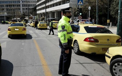 Συνέλαβαν οδηγό TAXI – Δεν είχε ταξίμετρο, ούτε άδεια!
