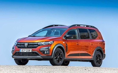 Στην Ελλάδα το Dacia Jogger - Πώς είναι από κοντά το φθηνότερο 7θέσιο;
