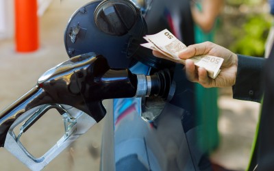 Σοκ και δέος με τις τιμές της βενζίνης – Φόβοι ότι θα φτάσει στα 3 ευρώ [video]