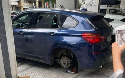 Video: Η στιγμή που κλέβουν τους τροχούς από τη BMW του αντιδημάρχου Θεσσαλονίκης