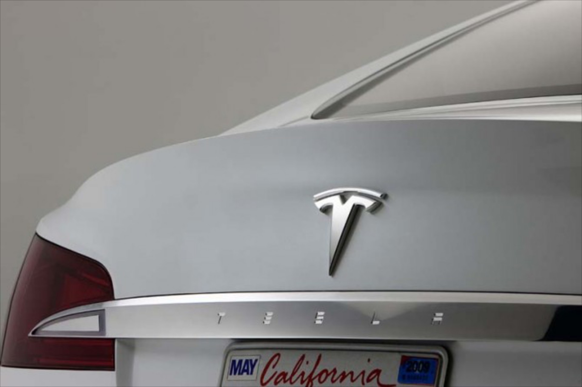 Η Tesla ετοιμάζει ηλεκτρικό SUV
