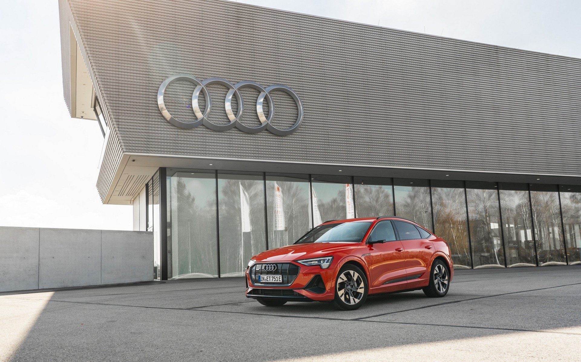 Audi: Σε ποια μοντέλα χαρίζει 7 χρόνια δωρεάν service στην Ελλάδα;