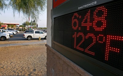 Καύσωνας: Πανέξυπνο κόλπο ρίχνει τη θερμοκρασία της ασφάλτου [video]