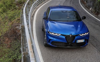 Αυτές οι Alfa Romeo είναι… τσακωμένες με το κόκκινο χρώμα