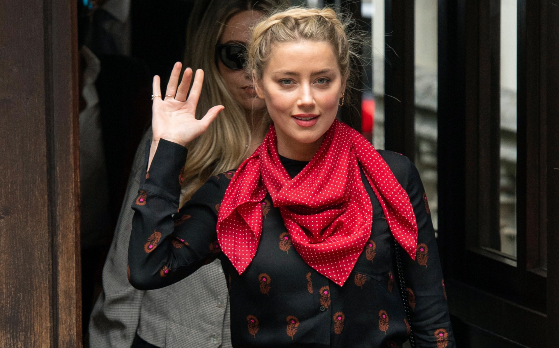 Σειρηνάκης: Τι αυτοκίνητο δίνει στην Άμπερ Χερντ για μια ερωτική ταινία;