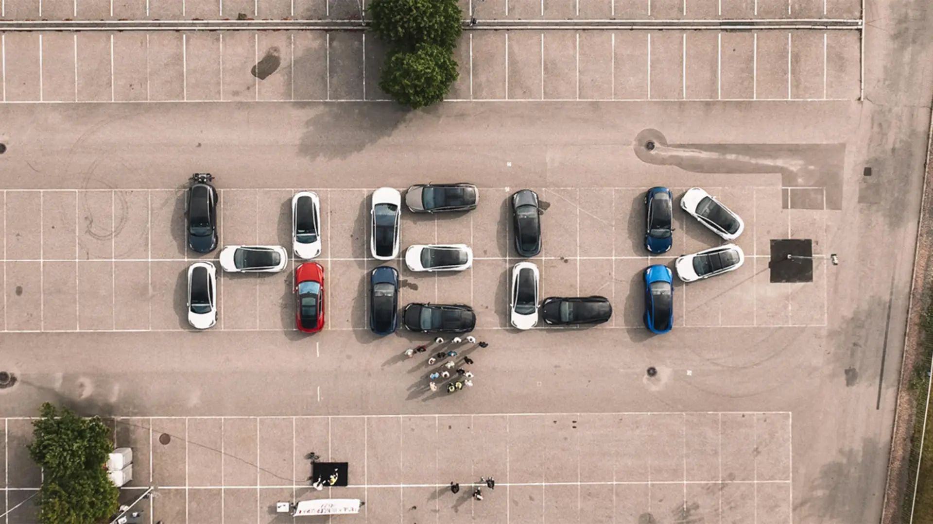 Αγανακτισμένοι κάτοχοι Tesla απειλούν με απεργία πείνας!
