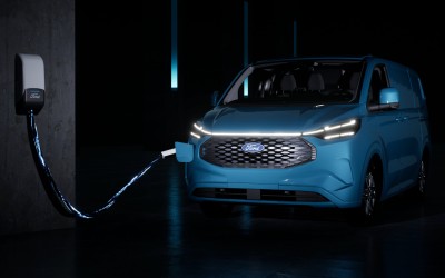 Ford E-Transit Custom: Το νέο αμιγώς ηλεκτροκίνητο επαγγελματικό είναι εδώ!