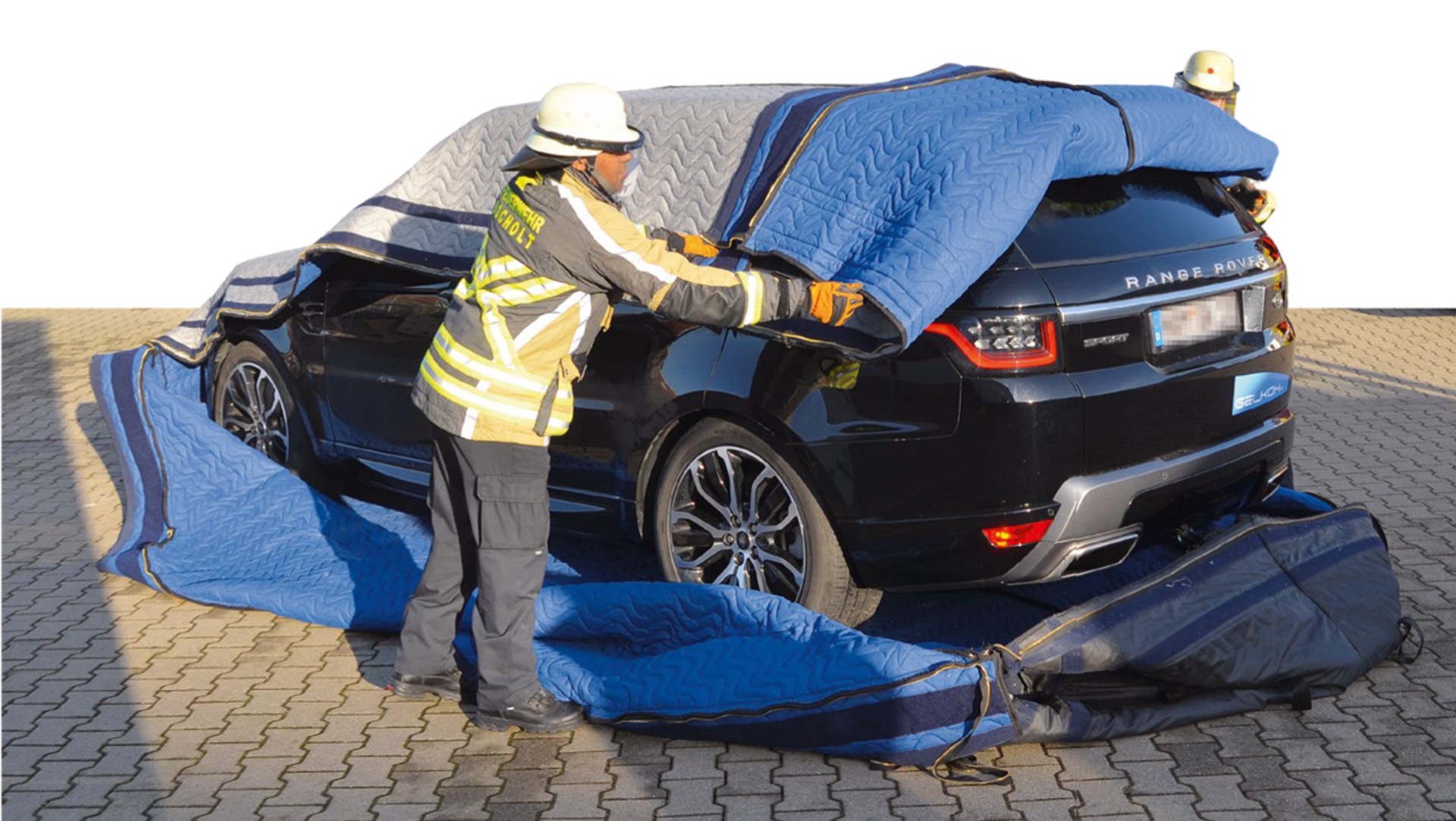 Βραβείο καινοτομίας: Κουβέρτα που σβήνει φωτιές σε ηλεκτρικά αυτοκίνητα! [video]