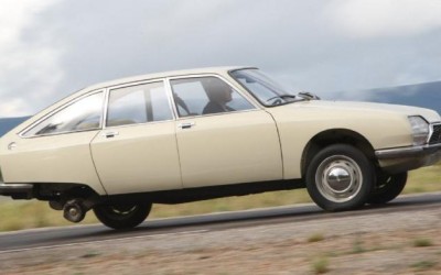 Μύθος ή αλήθεια: Τα Citroen μπορούν να κινηθούν με μόνο 3 τροχούς; [video]