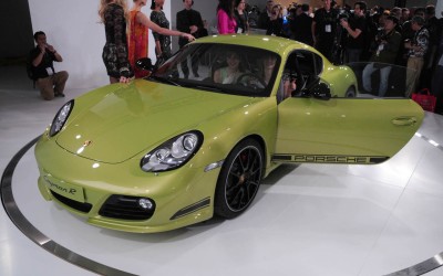 Porsche Cayman R παρουσιάστηκε στο L.A