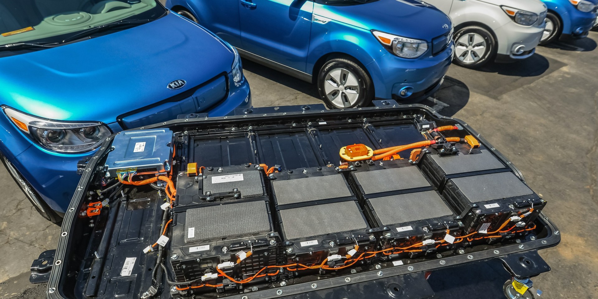 Πού πάνε οι παλιές μπαταρίες των ηλεκτρικών; H έξυπνη λύση της Kia