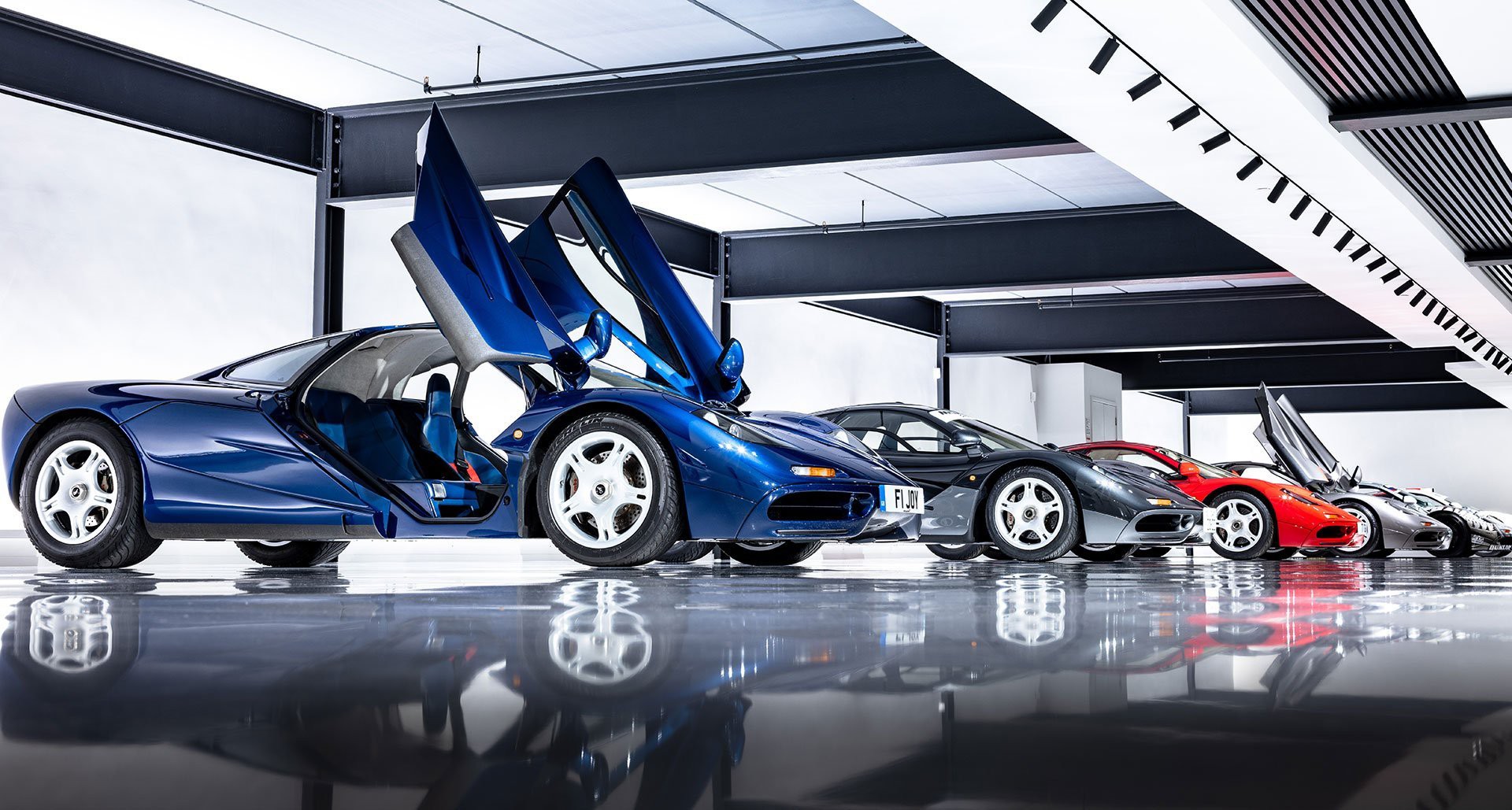 Η απόλυτη συλλογή: Γκαράζ με 13 McLaren F1 αξίας 300 εκατ. ευρώ! [video]