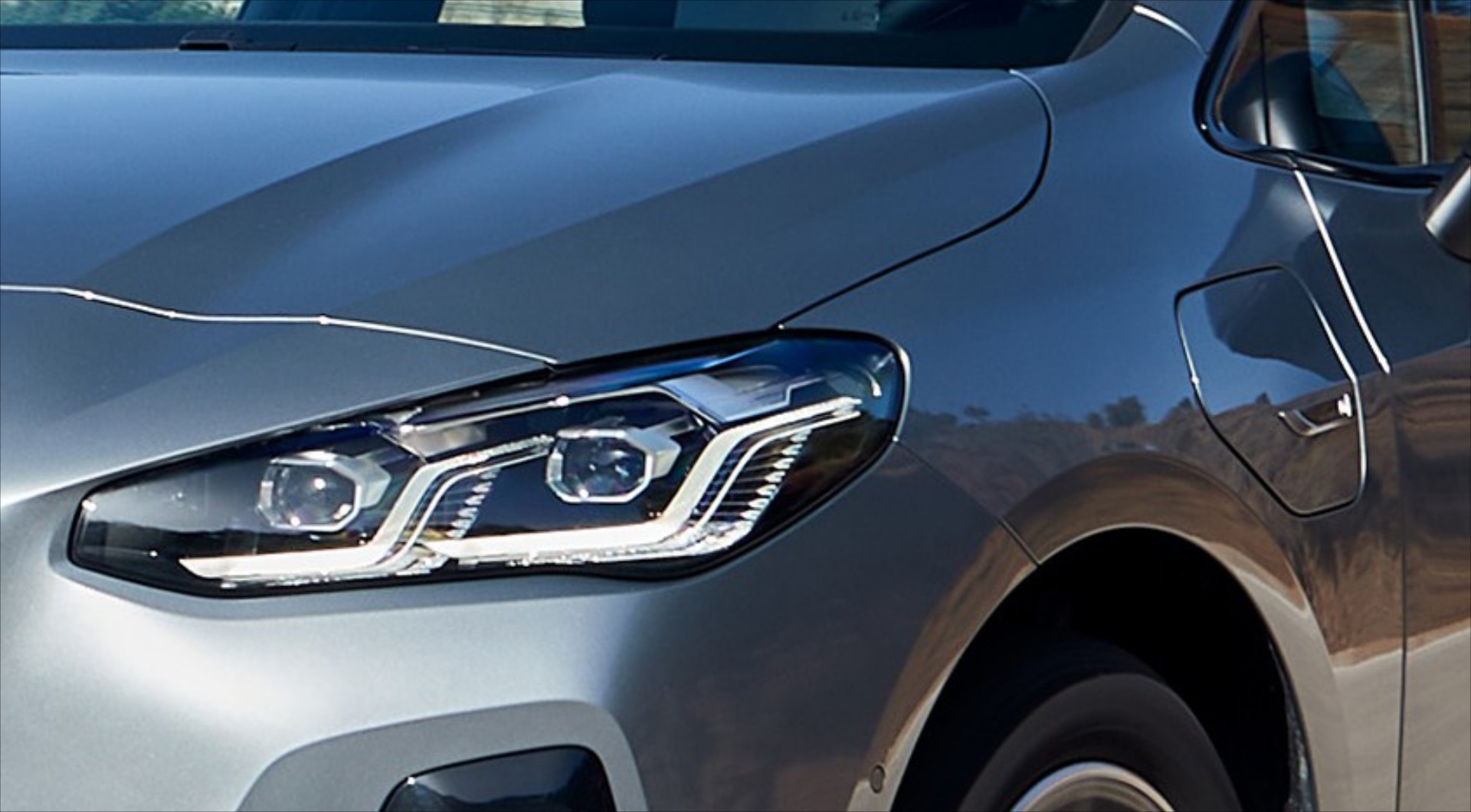 Οικογενειακό plug-in υβριδικό με 326 PS που καίει 1,1 lt/100 km - Ποιο είναι;