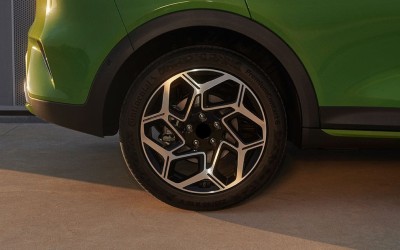 Υβριδικό coupe crossover με 160 ίππους και τιμή 25.000 € - Ποιο είναι;