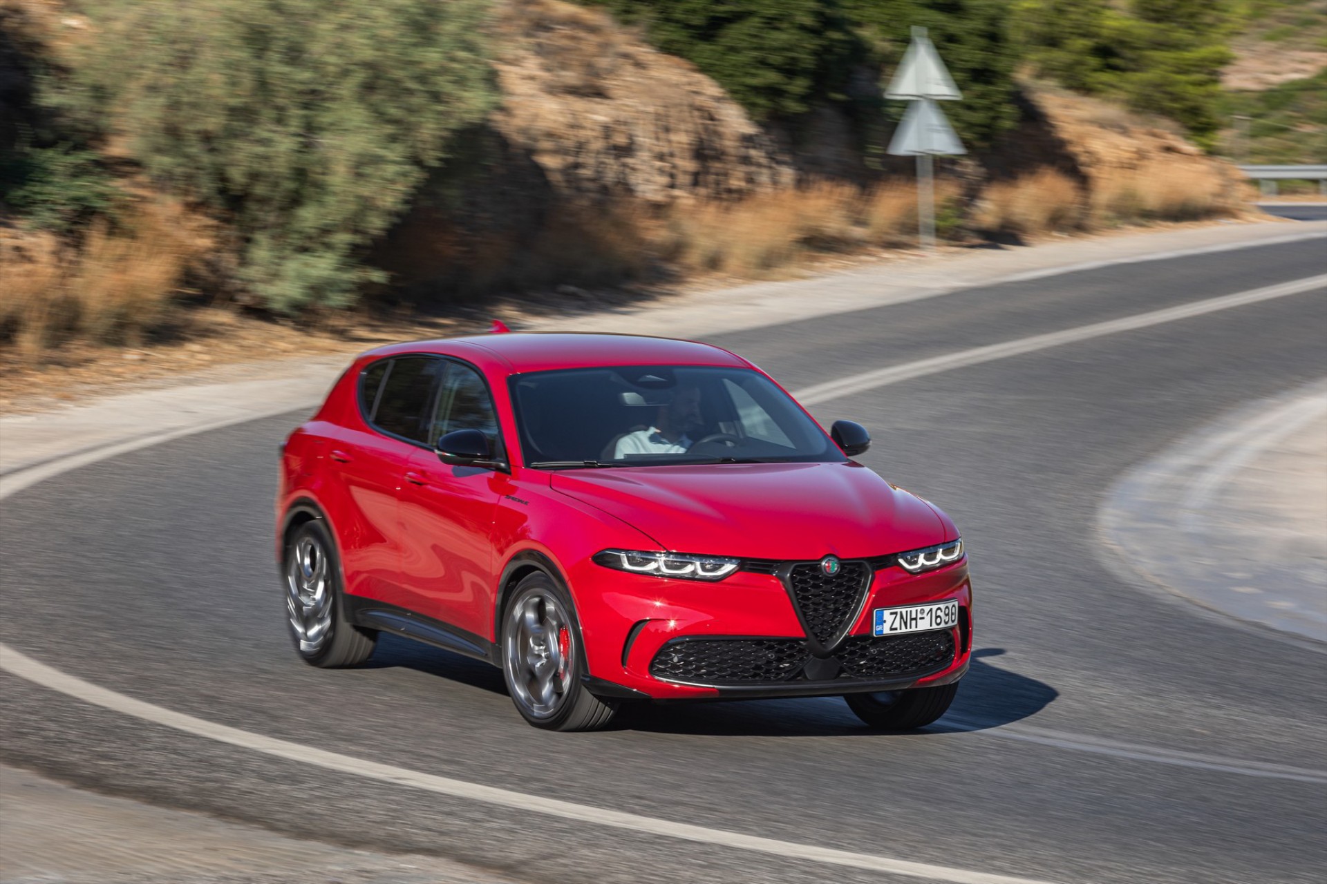 Αλλάζουν χέρια οι FIAT, Jeep, Alfa Romeo στην Ελλάδα - Ποιος παίρνει την αντιπροσωπεία;